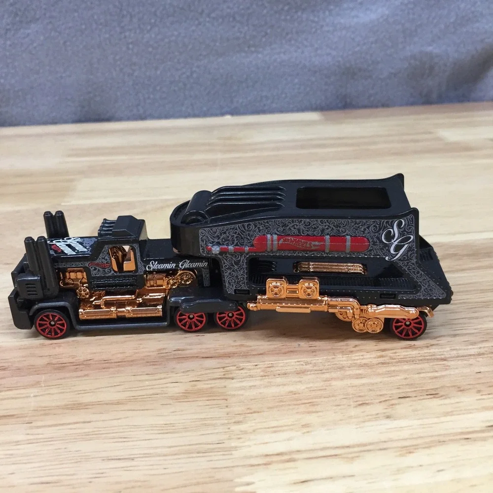 Hot‎ Wheels Diecast Lot Steamin Gleamin Semi Truck International Airport Bus 4pc